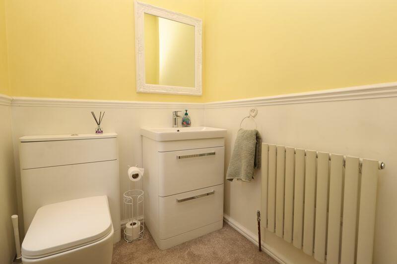 Bedroom 2 En-suite w.c.