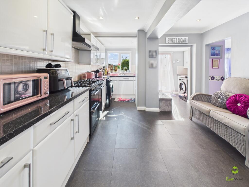 Presented by Clinton at EweMove Bexleyheath and Da
