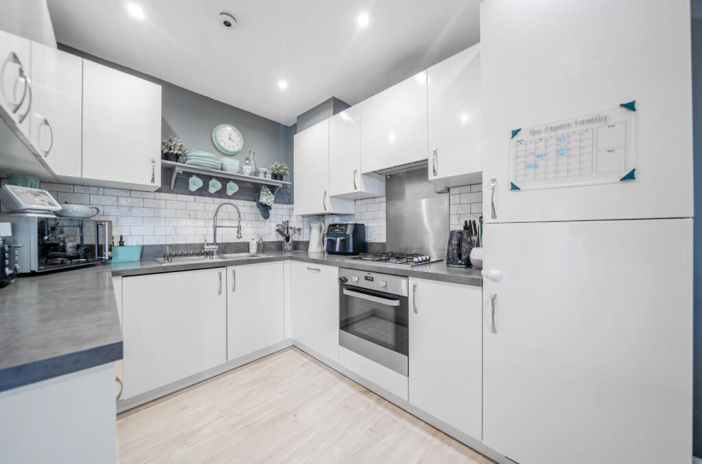 3-6819f6bdbfb01-1...