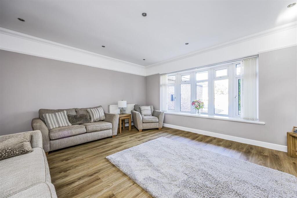 29 New Road, Lovedean-PorticoMarketing-SoldBy-19.J