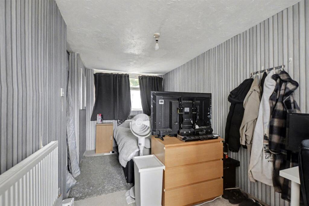 Bedroom 4_1.jpeg