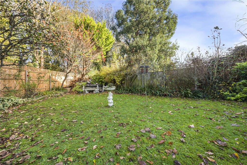 Pickhurst Mead, Bromley, BR2