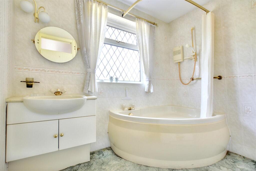 Bathroom.jpeg