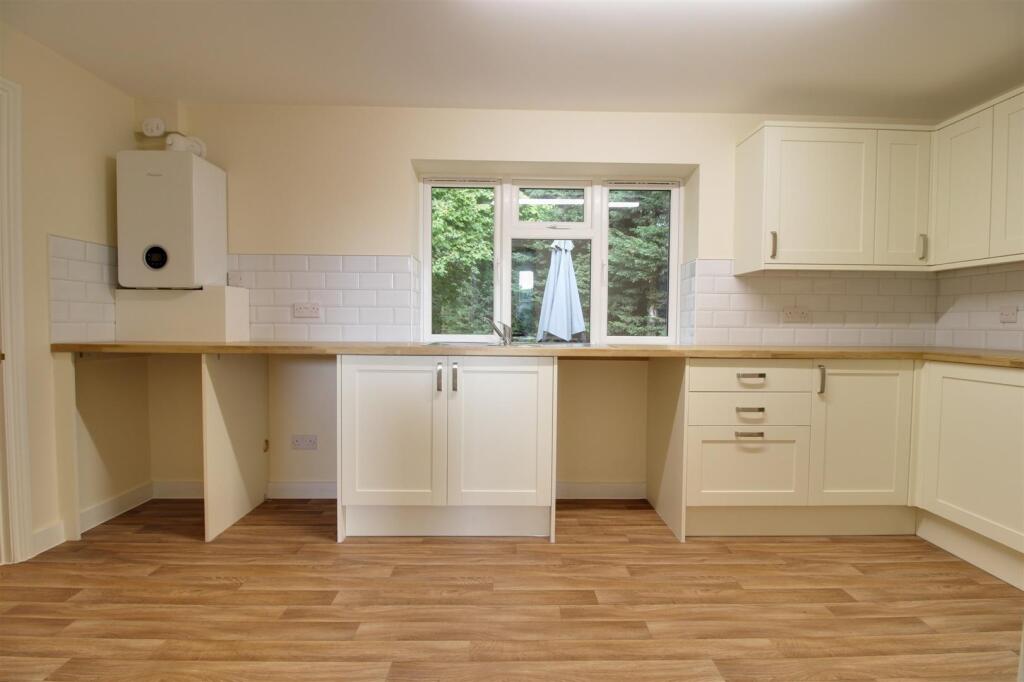 Kitchen side .JPG