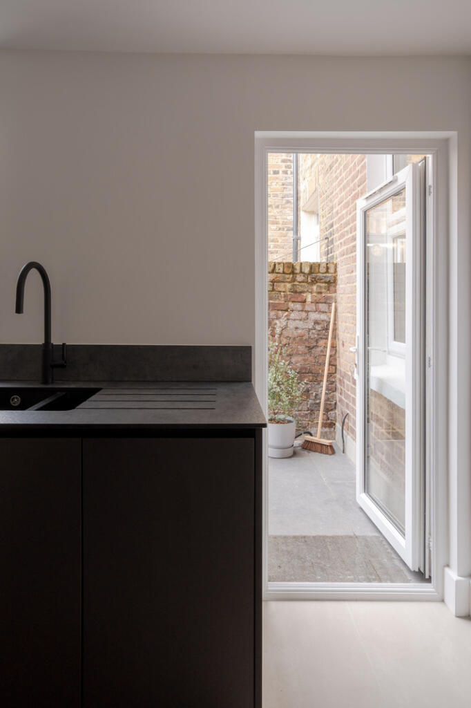 264327 - York Way, London N7 - high res - NPP01...