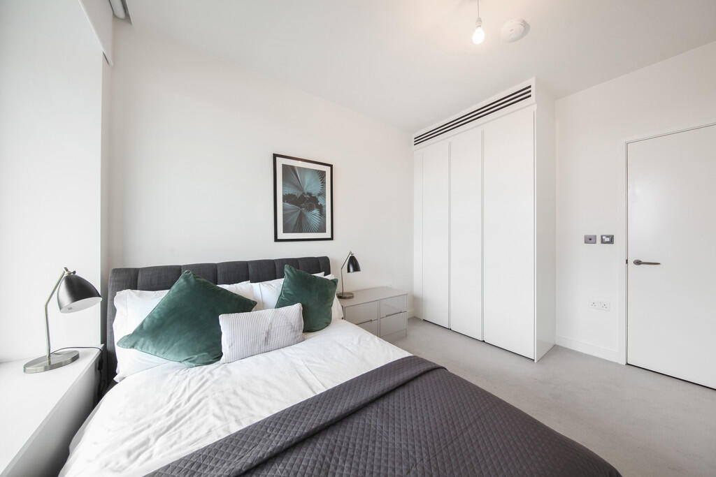 Apartment 409, 6 ...