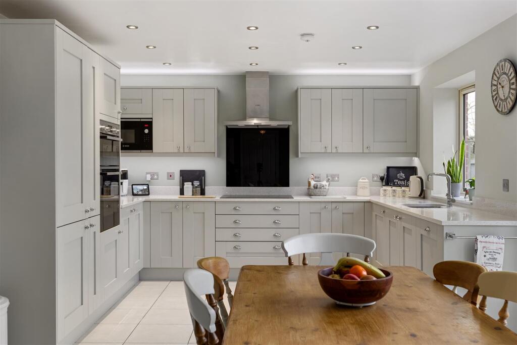 11_Farefield_Close_63.jpg
