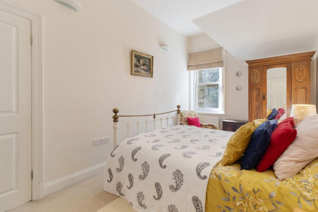 Principal bedroom