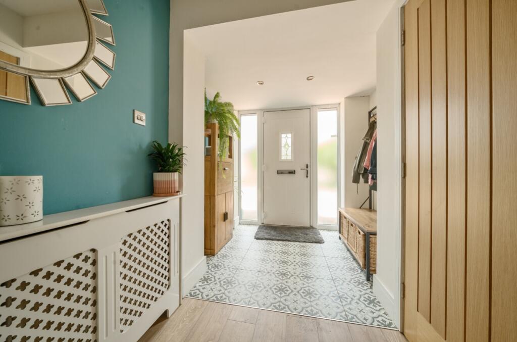 1305672-13-6849f78327984