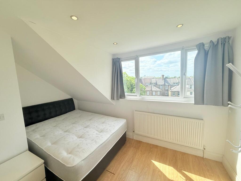 Second double bedroom