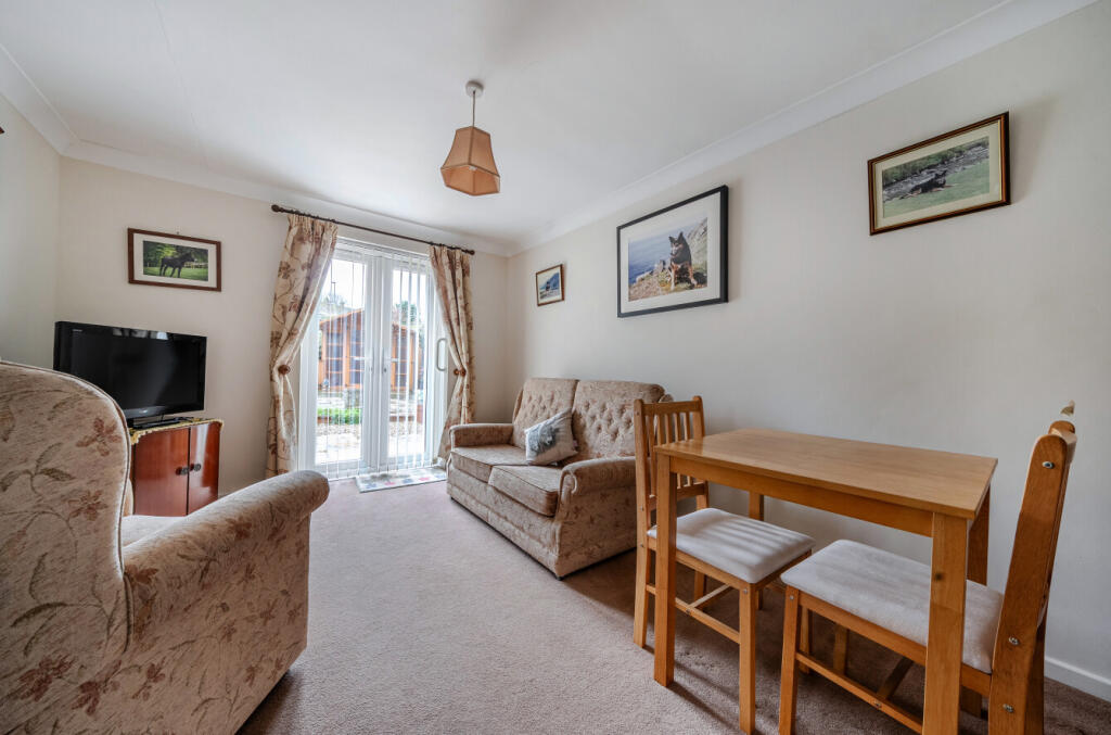 Sitting Room/Bedroom