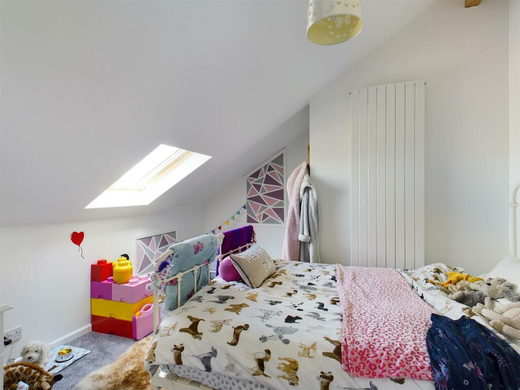 Bedroom 2.jpg