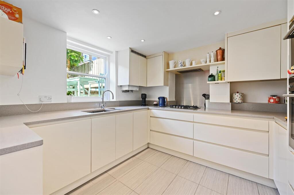Bolingbroke Road - Kitchen