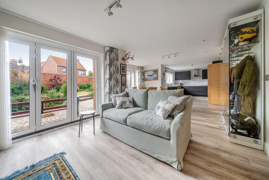 1296364-9-68372c4...