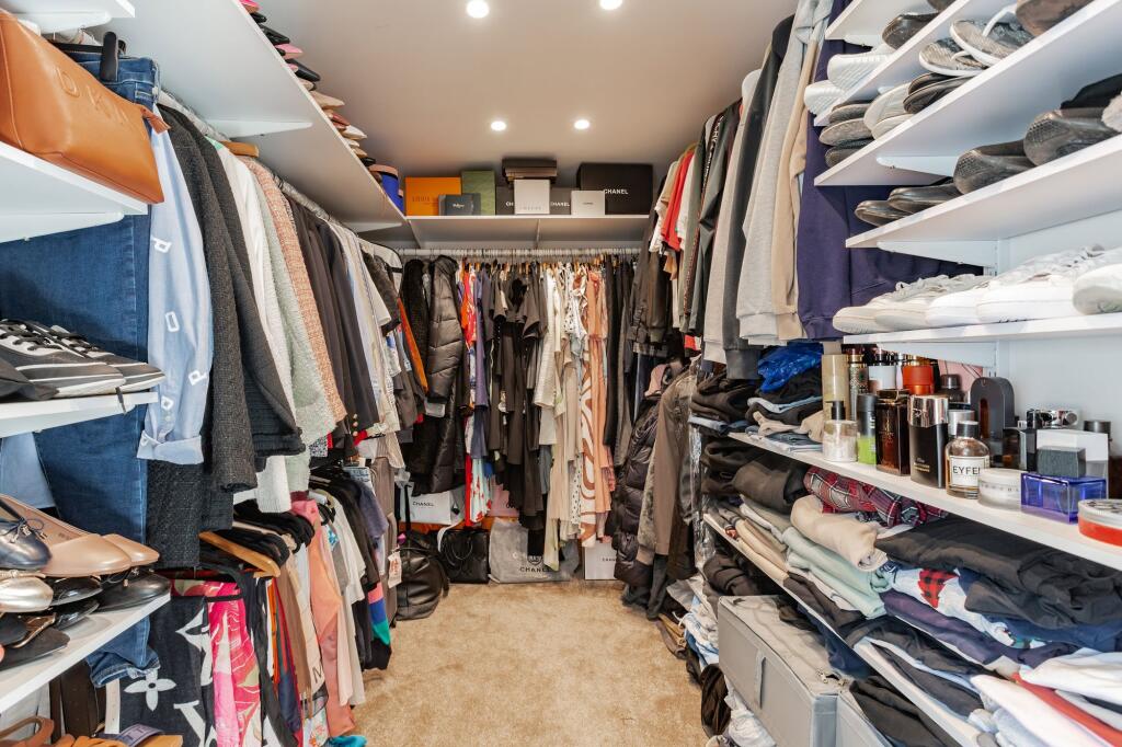 Walk in wardrobe