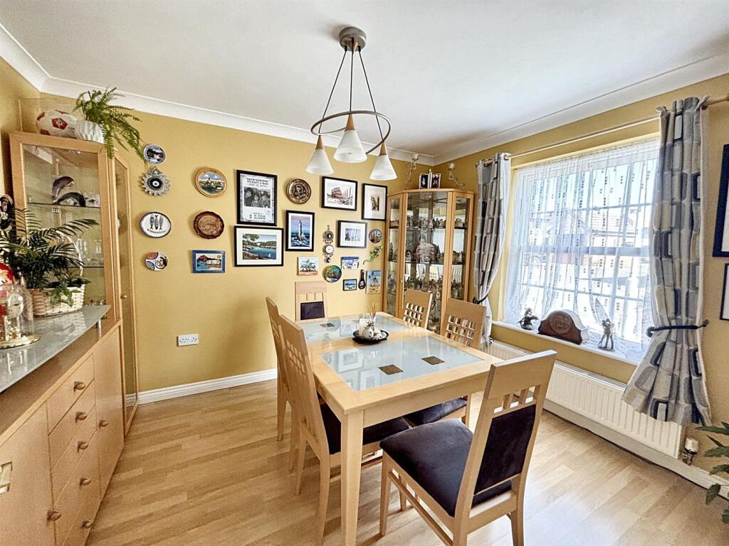 Dining room.jpg