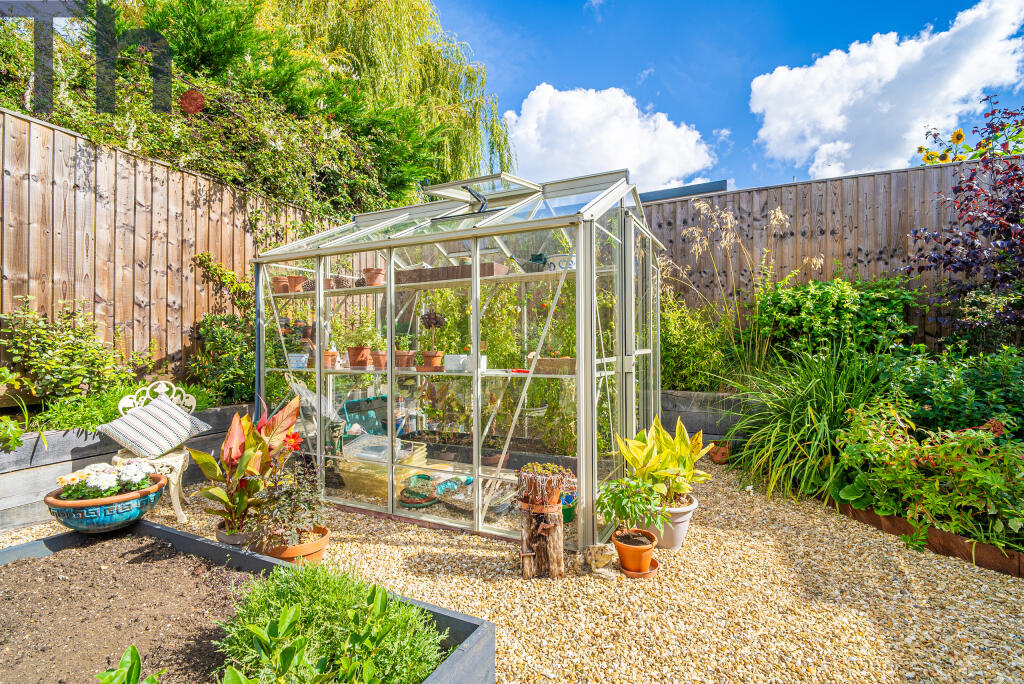 Robinson's Regent Green House