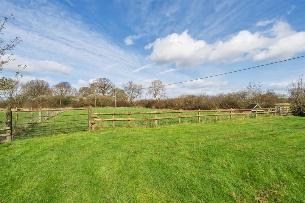 All Oaks Bungalow, Cathiron