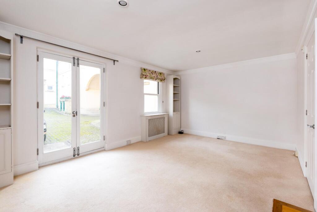 7 Circus Mews, Bath, BA1 2PW-5.jpg