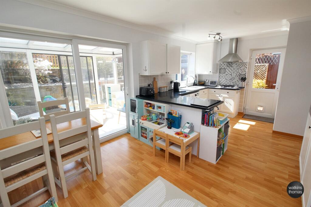 kitchen/breakfast