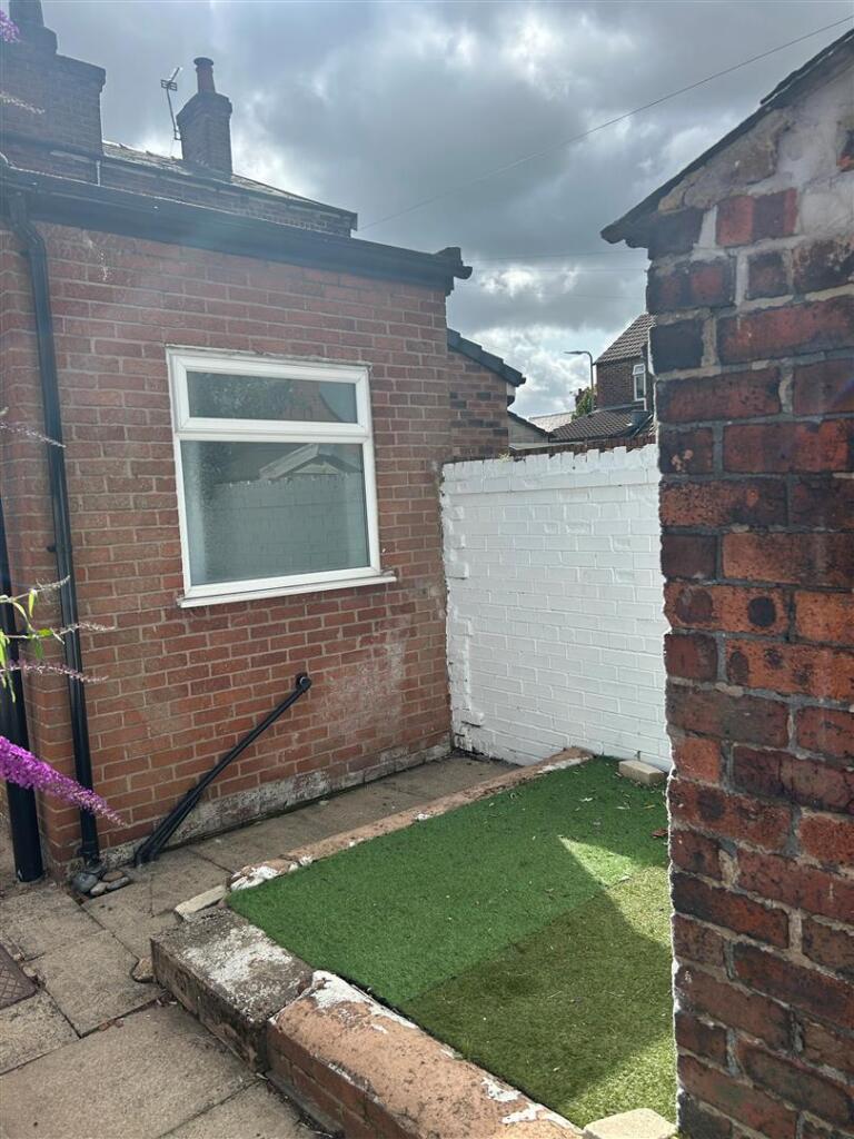 Exeter Street To Let