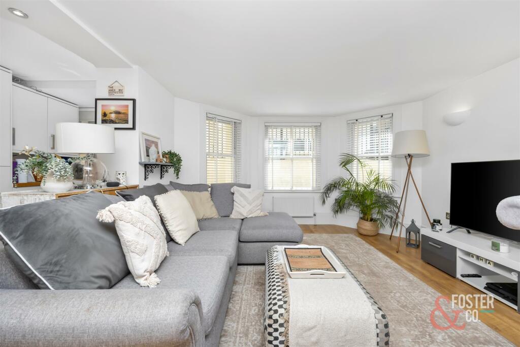 Albany Villas_14-16_Gilmour House_2_010.jpg