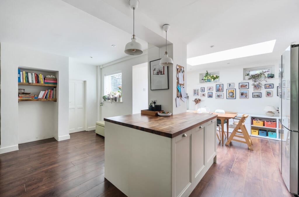 1294024-17-68359d...