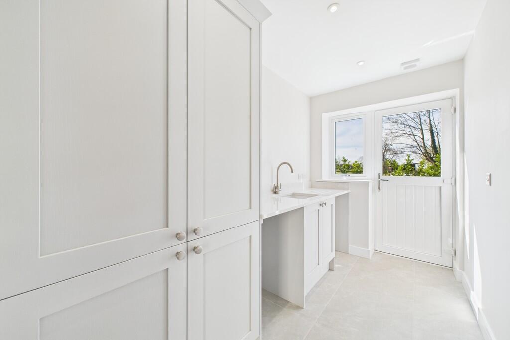 CAM01689G0-PR0456...