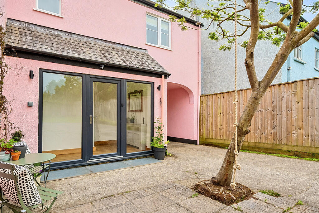 Entrance to Prope...