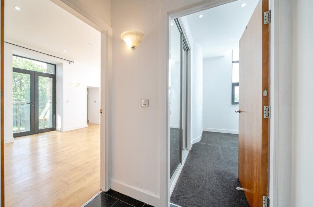 1317570-9-685d4d2...