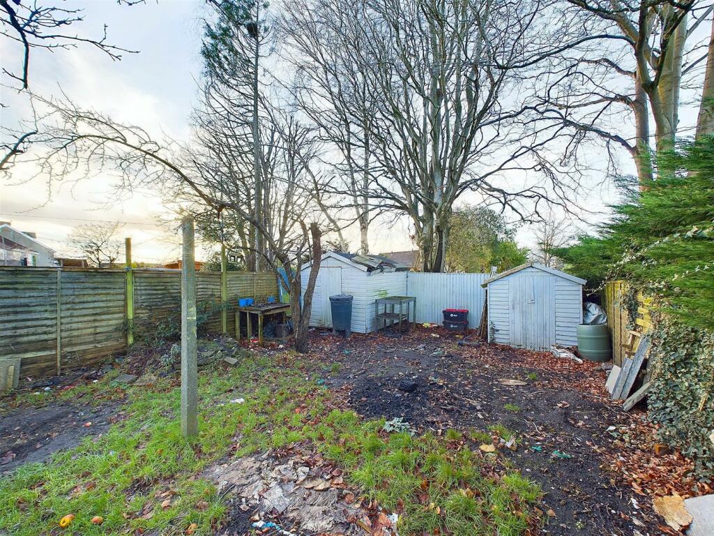 14 - Semi-detached house for Auction, Kingswood, B