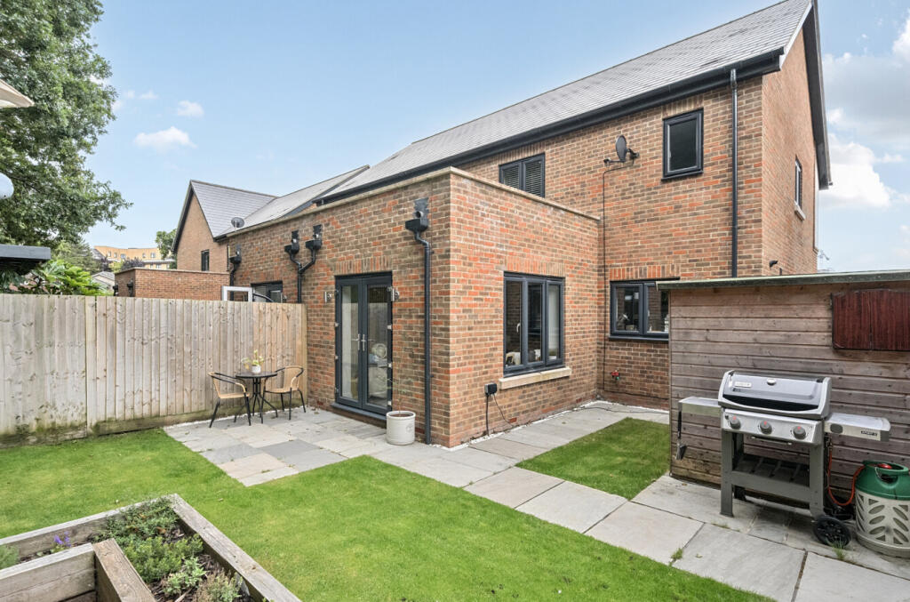 1333072-9-689dc6e...