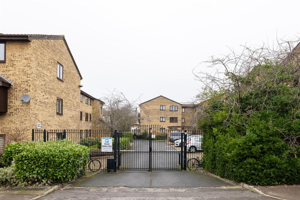 5, South Birkbeck Road E11