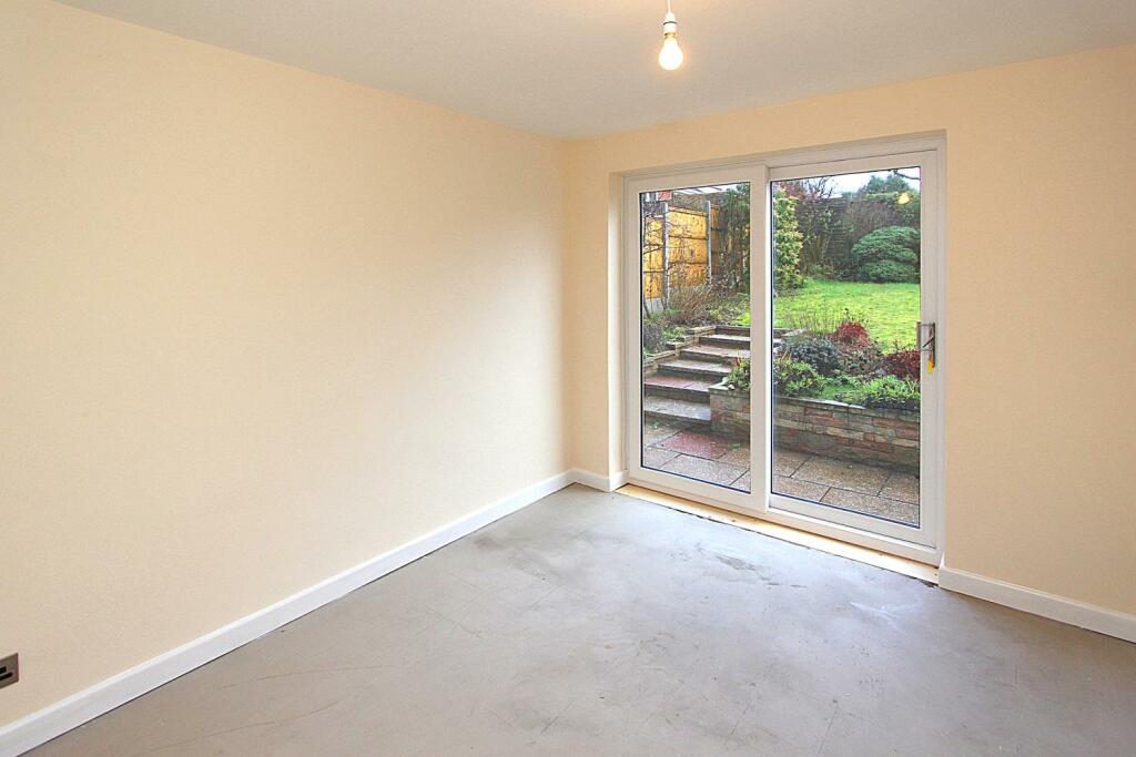 Bedroom 2/Dining Room