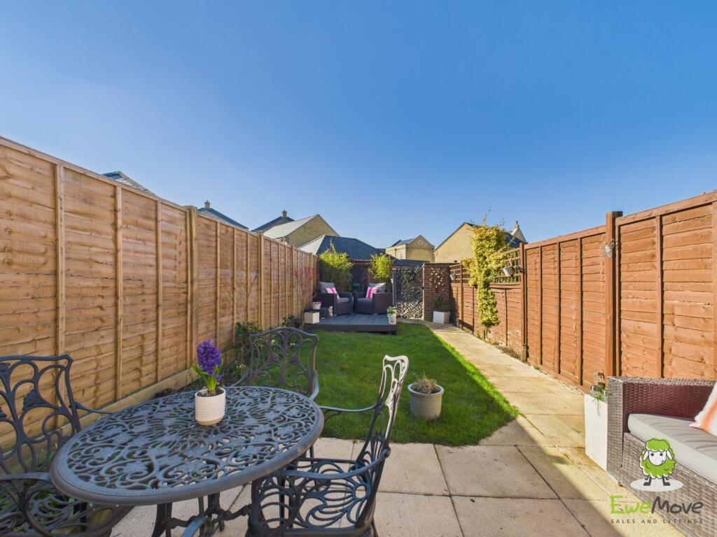 CAM03778G0-PR0174-STILL007