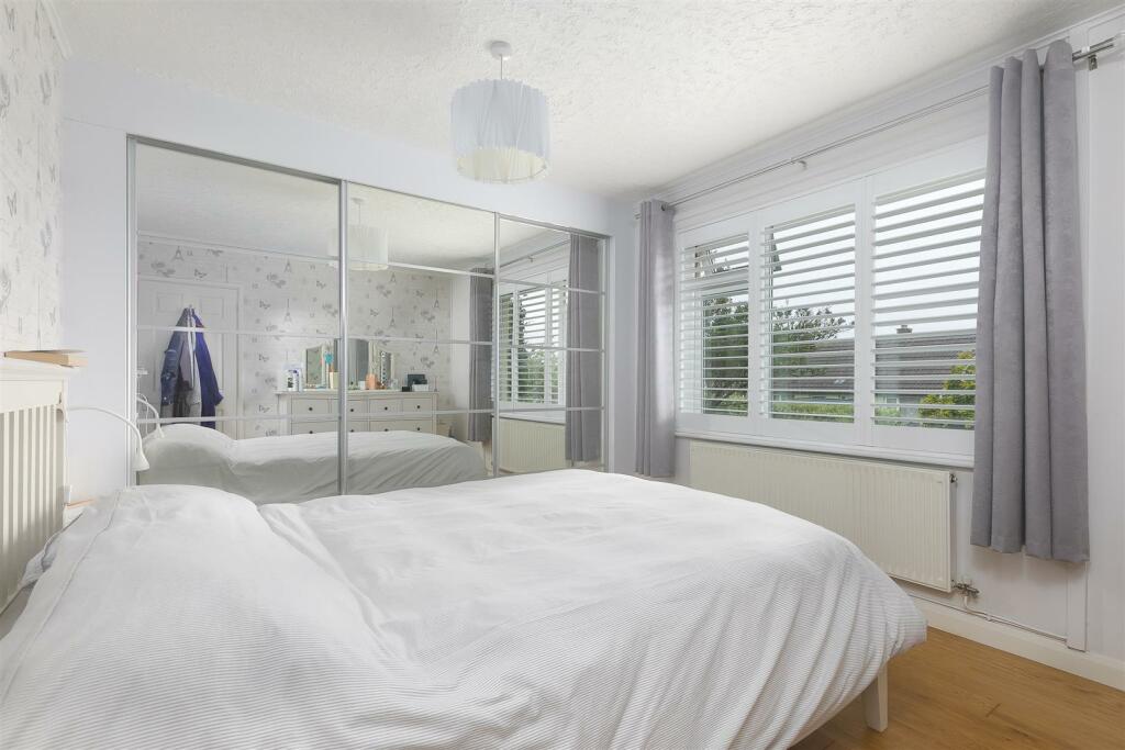 5 Albertus Drive-01.JPG