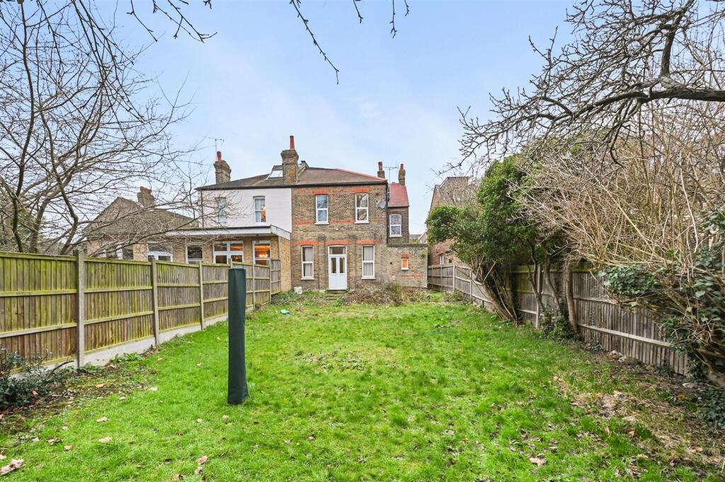 AR - GFF, Twyford Avenue5.JPG