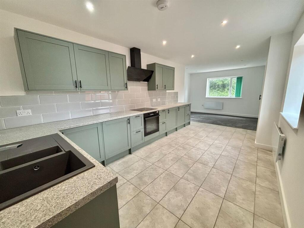 Open Plan Kitchen/ Dining/ Lounge