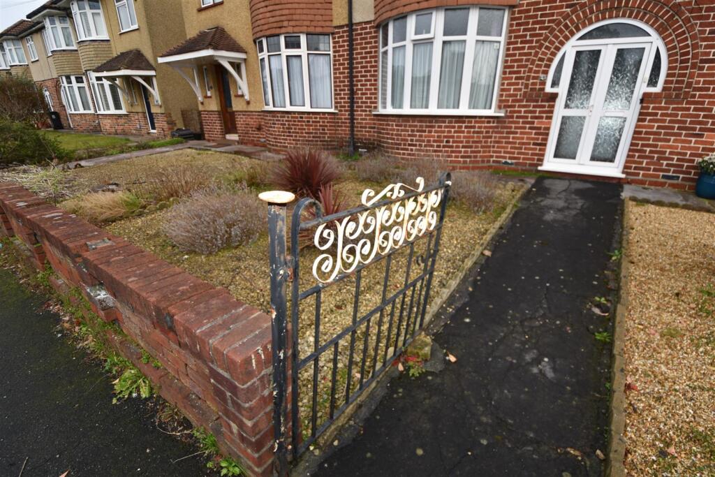 Front garden.jpg