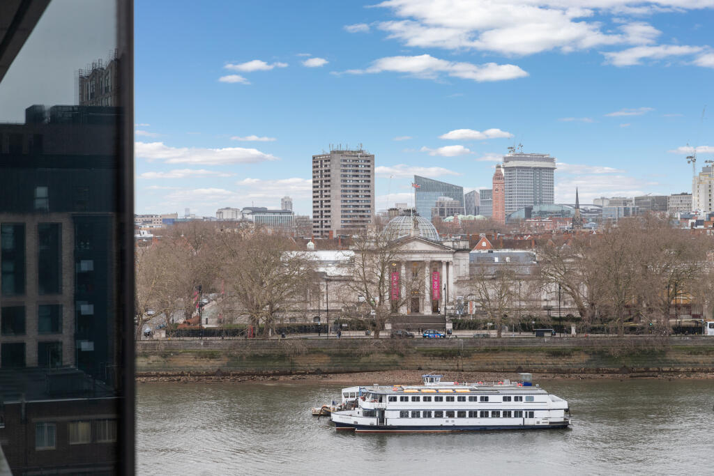 Flat 22, Peninsula Heights, 93 Albert Embankment, Vauxhall, London, SE1 7TY