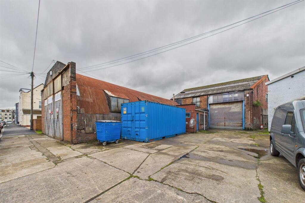 Hallen Motor Company, Collins Street, Avonmouth, B