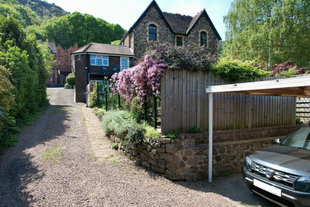 Drive &amp; Car Port