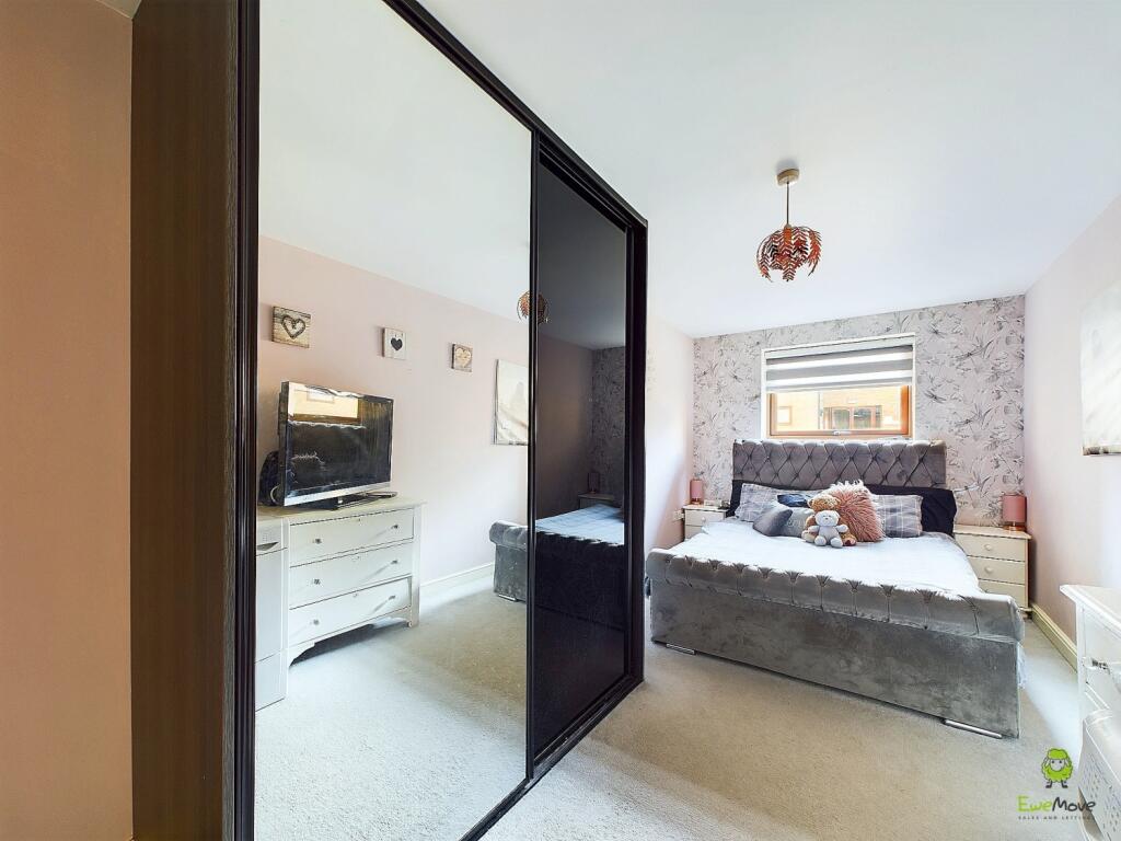1ST BEDROOM 
