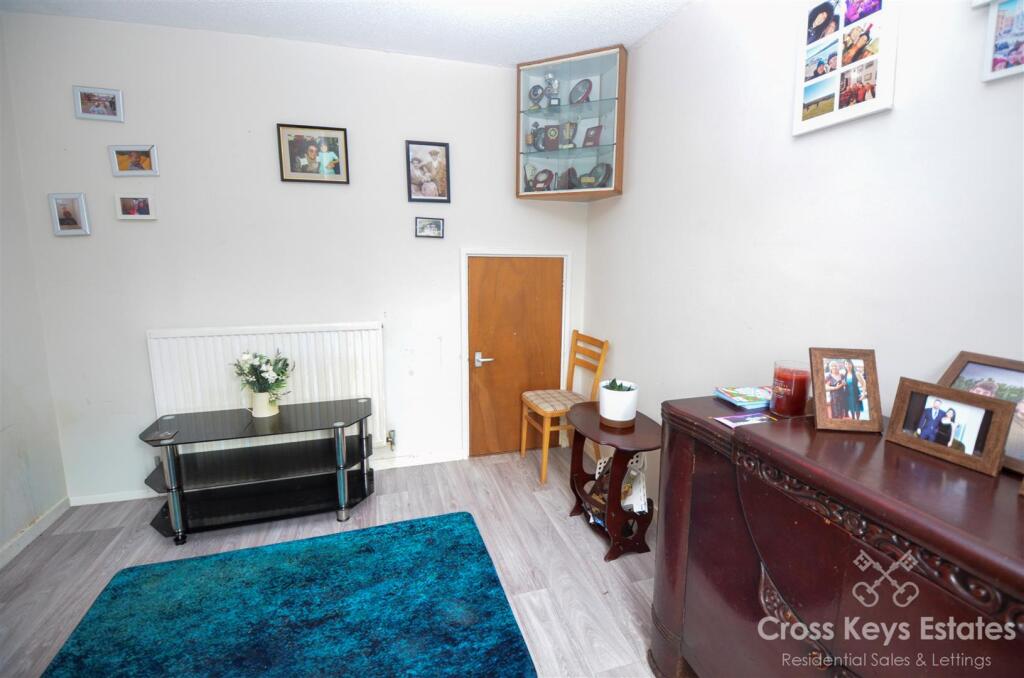 Dining Room / Bedroom 4