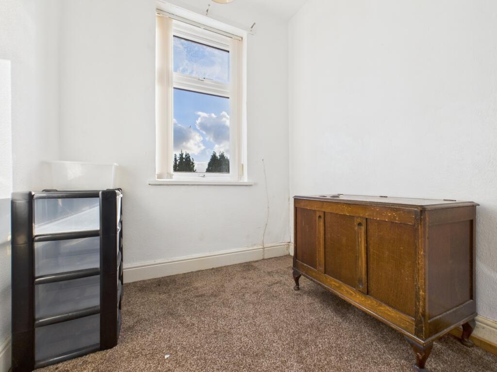 CAM03729G0-PR0171-STILL038