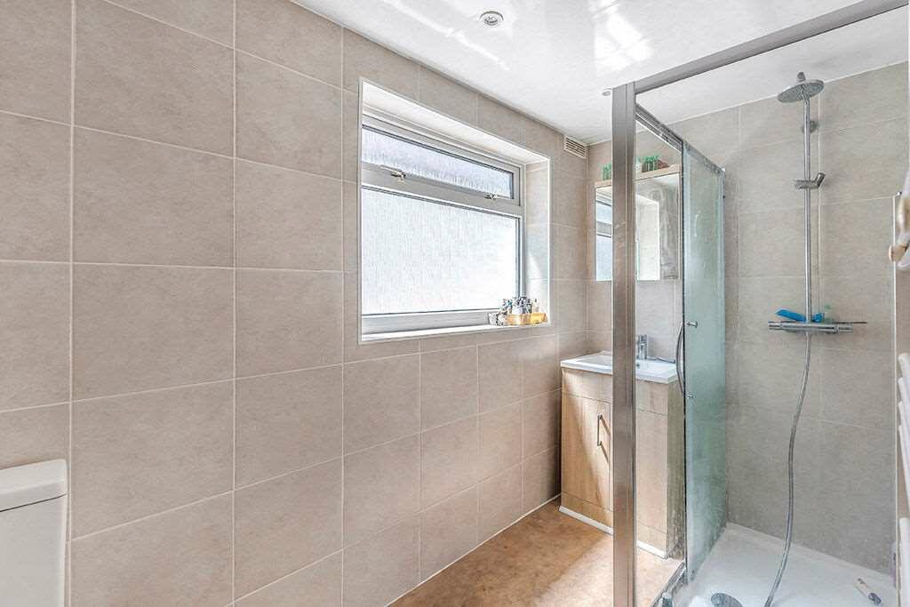 Bathroom (Bathroom)