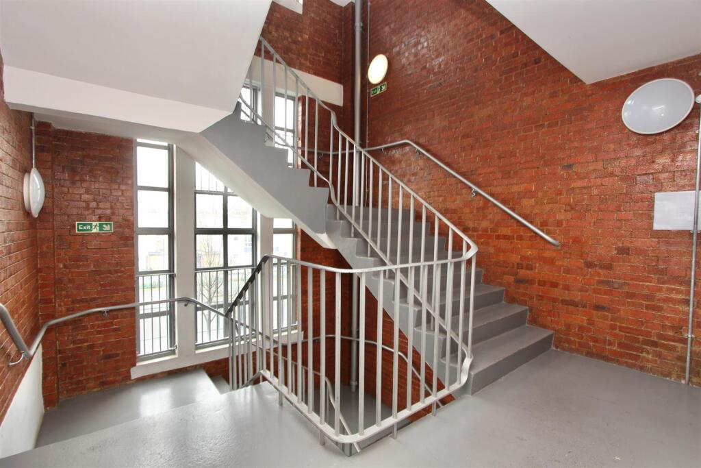 Somerford Grove, N16