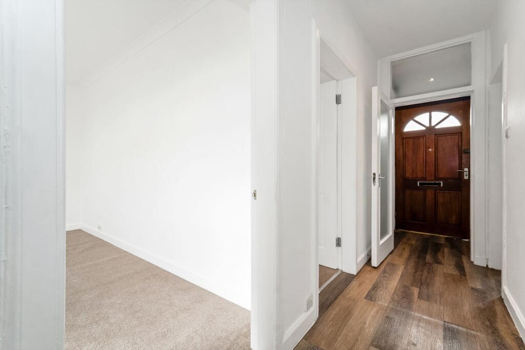 Entrance Vestibule / Hallway