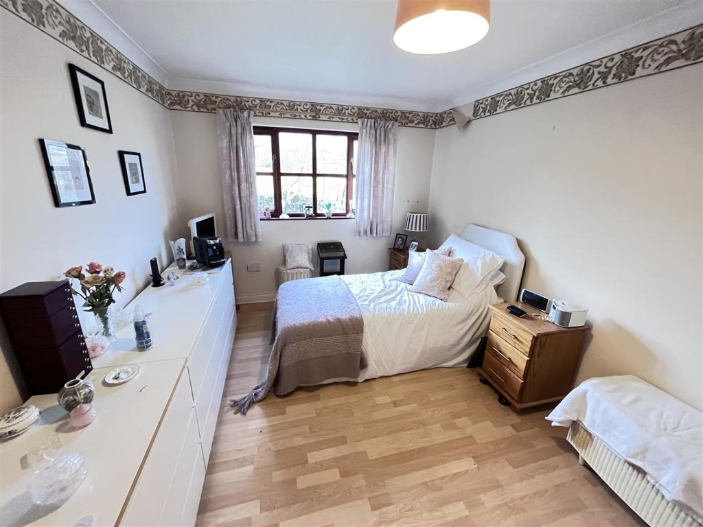 REAR BEDROOM 2