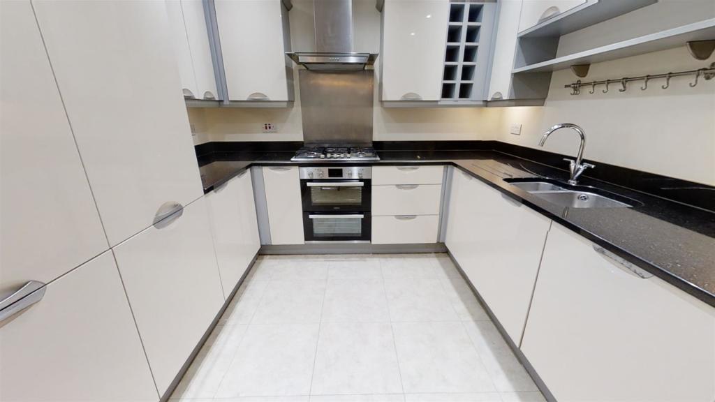 kitchen .jpg